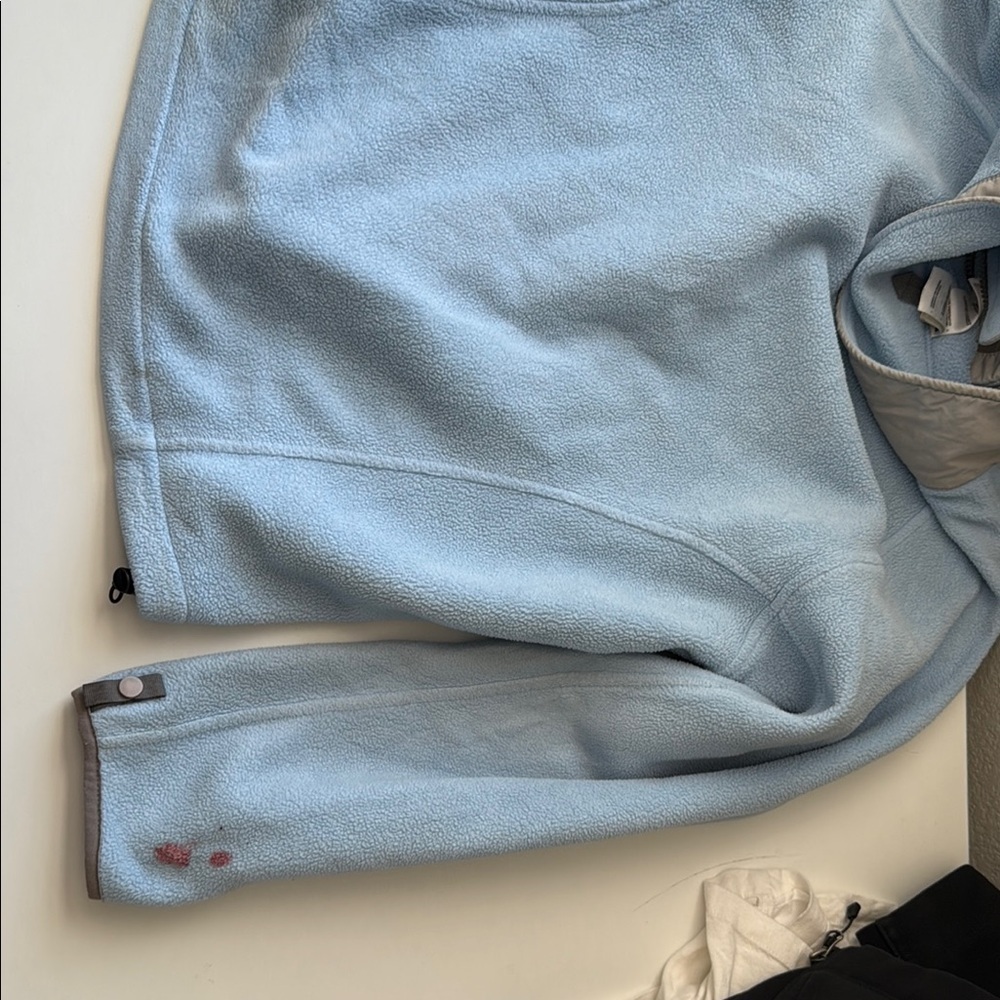 The North Face Sky Blue Fleece Jacket - Picture 5 of 7